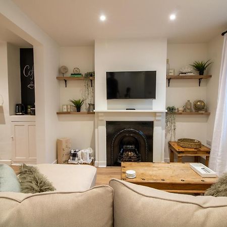 Stylish And Modern Town Centre End-Of Terrace Home Newton Abbot Zewnętrze zdjęcie
