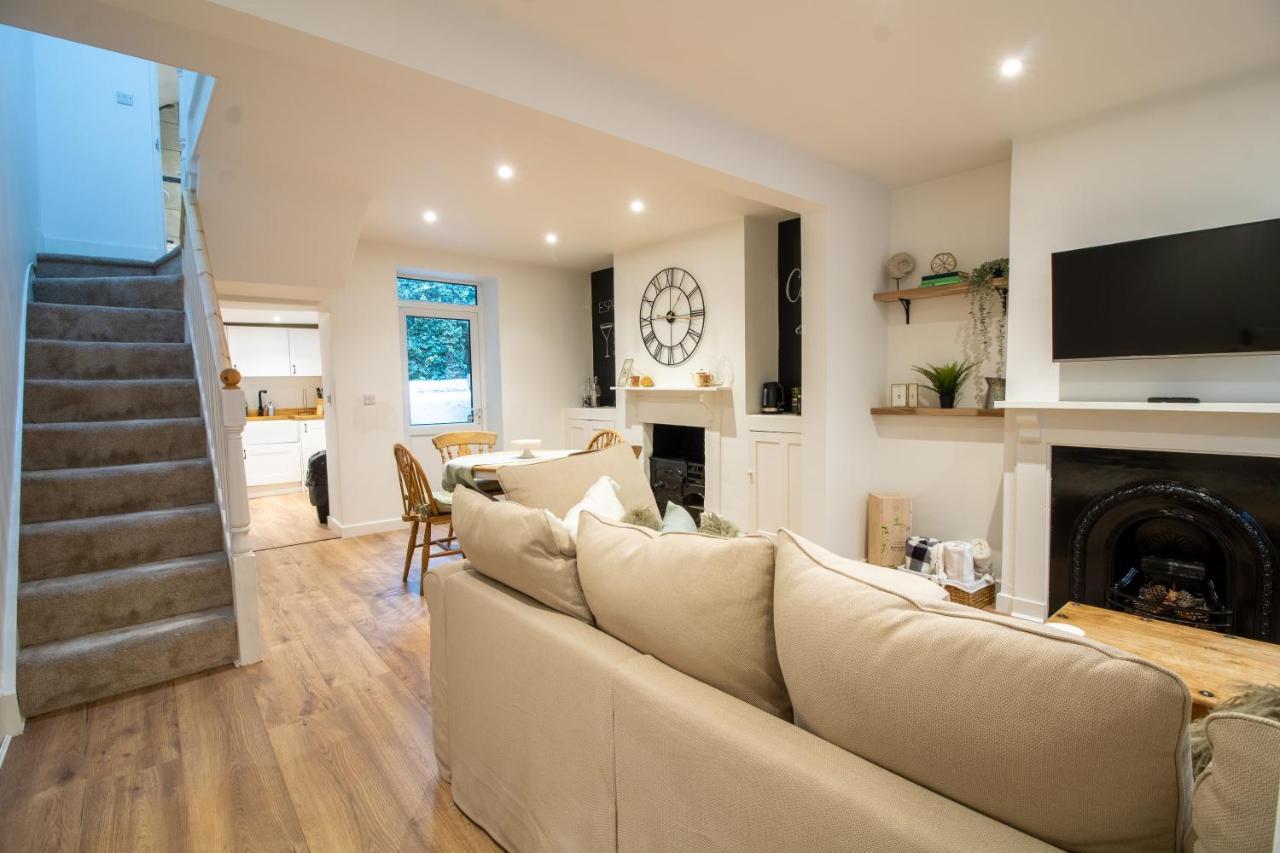 Stylish And Modern Town Centre End-Of Terrace Home Newton Abbot Zewnętrze zdjęcie
