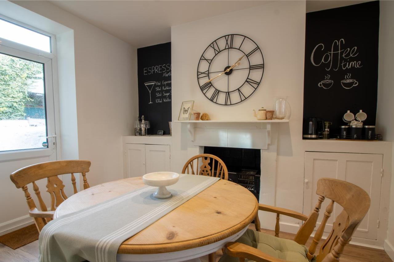 Stylish And Modern Town Centre End-Of Terrace Home Newton Abbot Zewnętrze zdjęcie