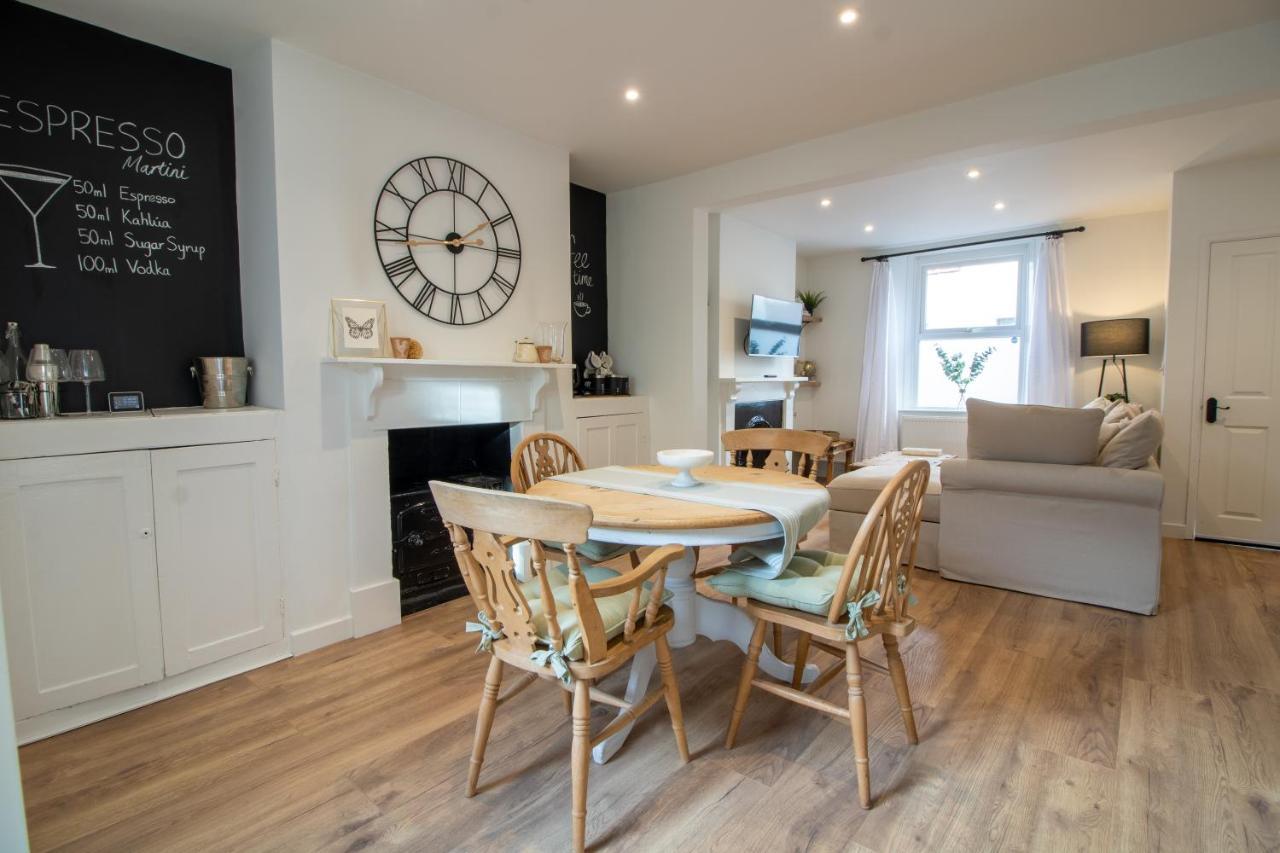 Stylish And Modern Town Centre End-Of Terrace Home Newton Abbot Zewnętrze zdjęcie