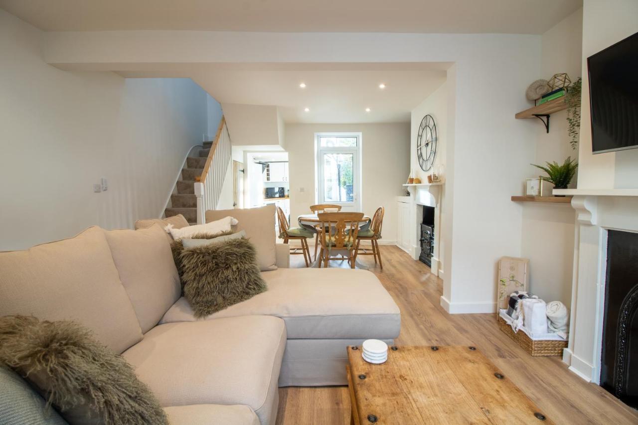 Stylish And Modern Town Centre End-Of Terrace Home Newton Abbot Zewnętrze zdjęcie